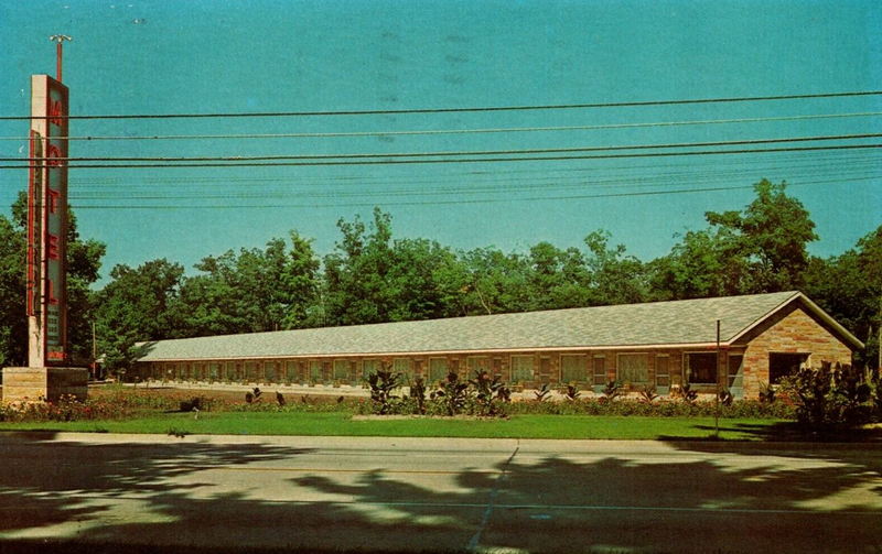 Letherby Motel (Munson Motor Inn) - Vintage Postcard